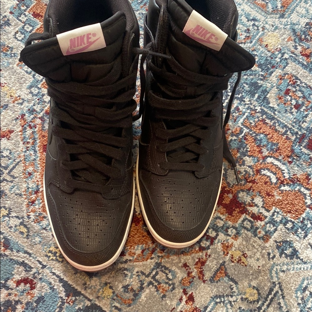 Nike Women’s Dunk Ski-hi Sneakers